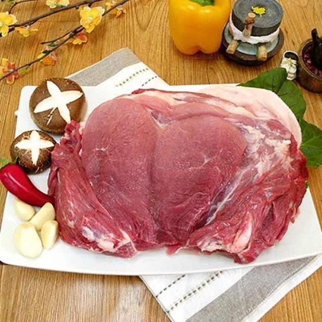 [로컬상품관] (착한고기마을)무항생제 생 뒷다리살 보쌈용1kg10677